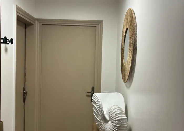 Vue Rue Des دوفييل