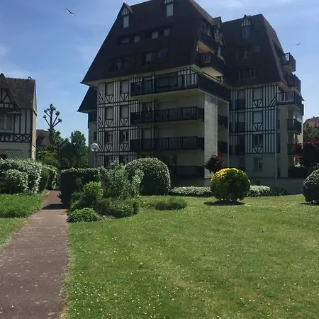 Appartement Vue Rue Des *